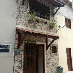 LINDO CHALÉ NO CENTRO DE GUARAMIRANGA
