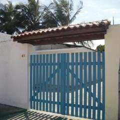 Casa com Amplo quintal no Canto do Mar