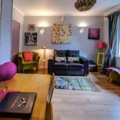 JOIVY Stylish Castle View Flat with Balcony