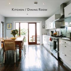 Cosy Home; Sleeps 10/11. City 15 minutes’ walk