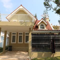 Diyar Villas Puncak R7-3