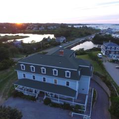 Payne's Harbor View Inn