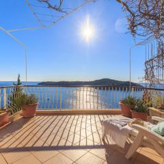 Hedera Estate, Hedera A17