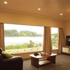 Lake Domain Boarding Holiday House