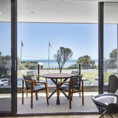 Blairgowrie Apartment 1 - on the beach