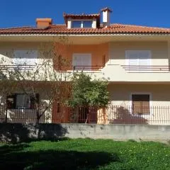 Happy Days Apartment