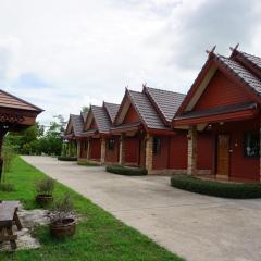 Ruean Phet Sawoei Resort