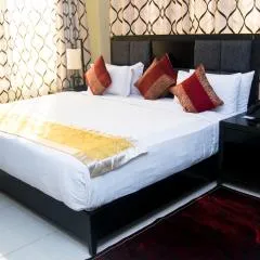 Flomi Hotel
