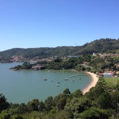 Casa próxima a praia de Calheiros