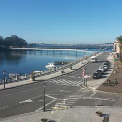 Apartamento en el paseo marítimo de Vilanova de Arousa a pie de playa