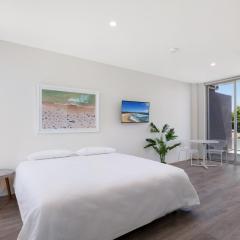 Bondi Beach Studio Penthouse Suite + Balcony