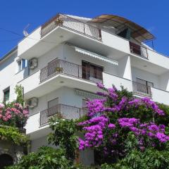 Apartments STANIĆ - apartments with a view of the sea and sandy beach