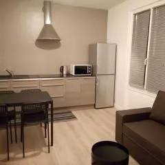 F1 Meublé neuf prox autoroute et gare