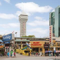 트레블로지 앳 더 폴스(Travelodge by Wyndham Niagara Falls At the Falls)