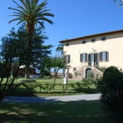 Villa Fubbiano by Salogi Villas