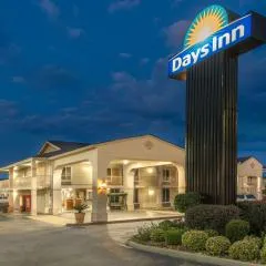 Days Inn by Wyndham Shorter