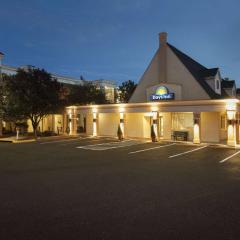 Days Inn by Wyndham WestEnd Alexandria,VA Washington DC Area