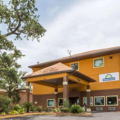 Days Inn by Wyndham Biloxi Beach