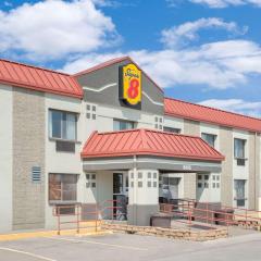 Super 8 by Wyndham Marshalltown