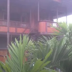 Sunset Guest House & Bar
