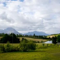 Zebra Cottage and Lodge