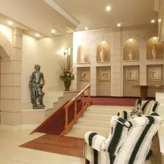 아폴로 호텔(Apollo Hotel)