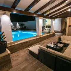 Luxury apartment Elis with private pool
