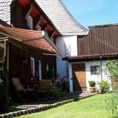 Altes Tagelöhnerhaus von 1510 mit Garten und Parkplatz