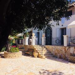 Villa Ampelaki "30 meters to beach"