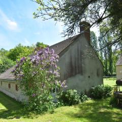 Unique Holiday Home with Pool in Combreux Centre