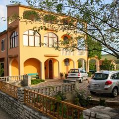 Apartment Nakić