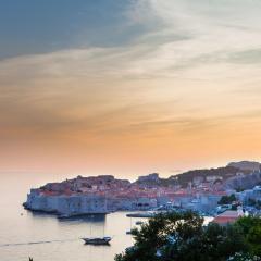 Apartment Dove with sea view and free parking