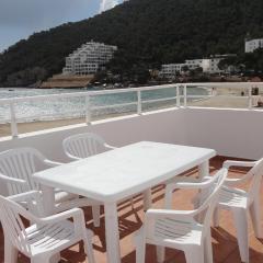 Apartamentos Cala Llonga