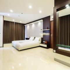 Modern Elegant Design 2BR L'Avenue Apartment By Travelio