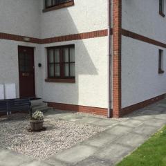 One-Bedroom Apartment - Wyvis Free Parking