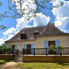 Cosy holiday home in Lantheuil with garden