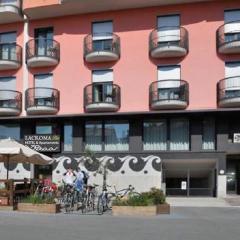 Lacroma Bio Hotel & Apartments