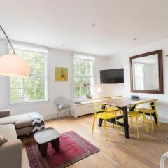 Spacious and chic flat in Angel