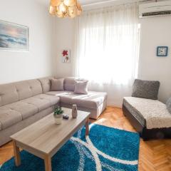 Apartment Tiger Lily