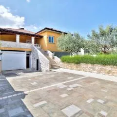 LANA house with apartment