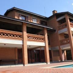 Aconchegante casa na Granja Viana