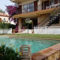 Sunny Holiday Home