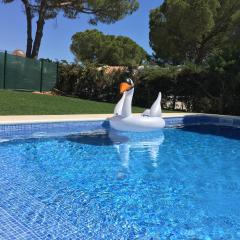 Villa Zen - beautiful private pool-heating option, hot tub, beautiful garden