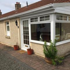 Pippin, Tranquil Scottish Cottage with Hot Tub