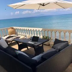 Villa Rena In Front of the Sea