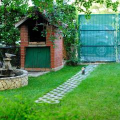 Green Garden Apartment