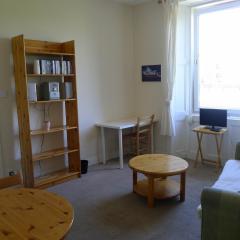 1 Bed Apartment 1km from Royal Mile