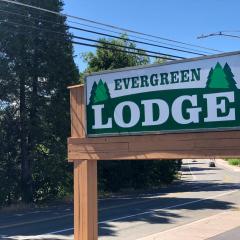 エバーグリーン ロッジ（Evergreen Lodge）