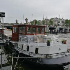 houseboat Rose