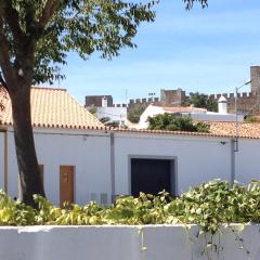 CASA NA VILA HISTÓRICA DE MOURÃO